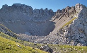 22 Il Mandrone. Sembra l'immenso cratere sventrato di un vulcano...